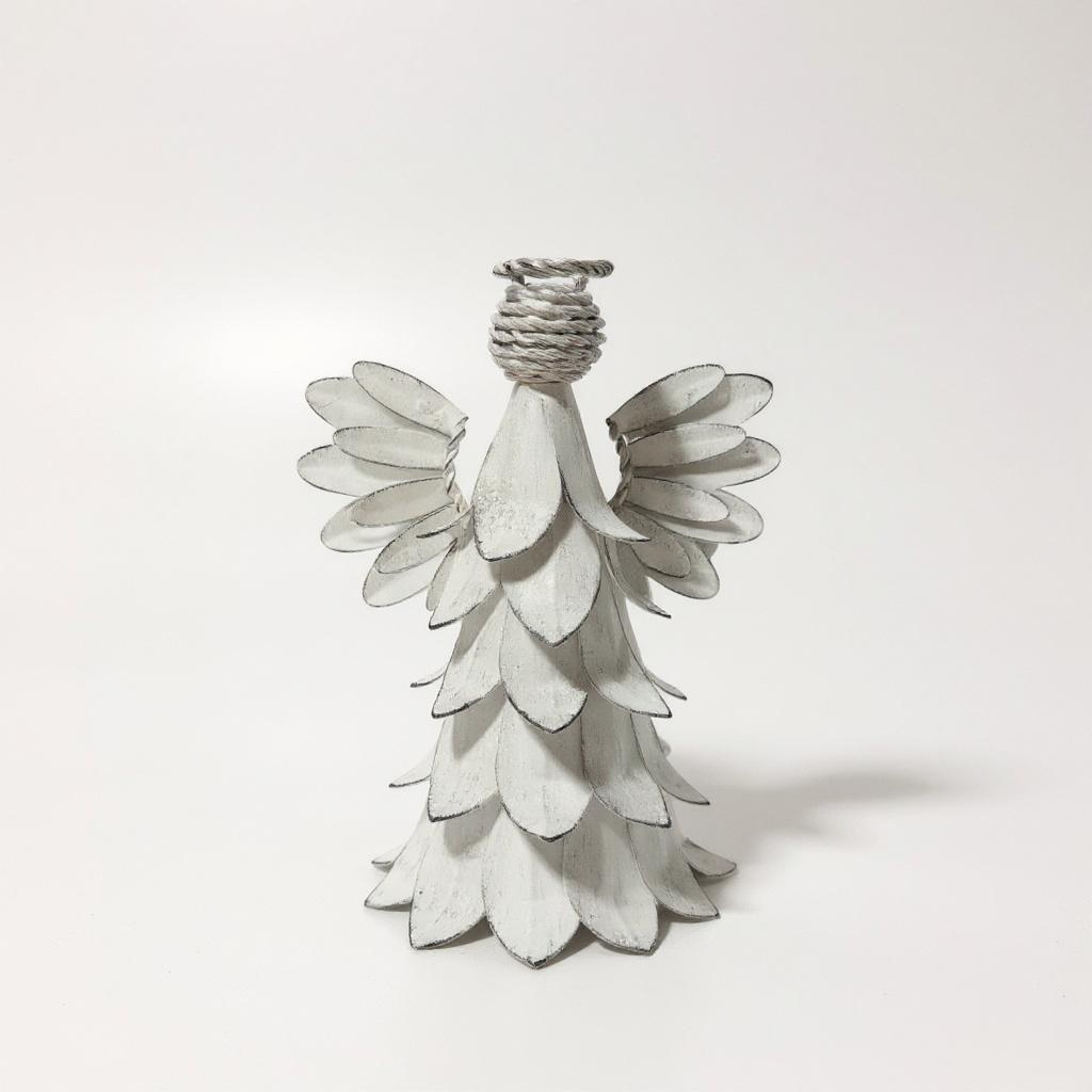 Moonmind – Rustik Engel i Hvidmetal Lysestage - 16 × 23 × 35 cm