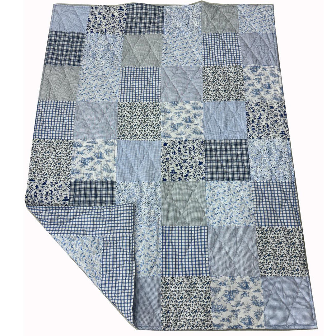 Moonmind – Patchwork Håndquiltet Vattæppe i Blå 130x180 cm