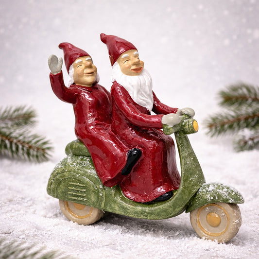 Harvesttime – 1041 - Tomtepar på Scooter Julefigur